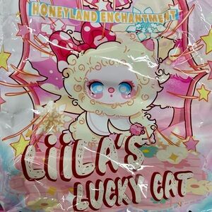 Liila Fluorescent Yellow/Green Lucky Cat Plush